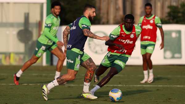 Reapresentação do Palmeiras focada em mudanças para clássico após Dia do Goleiro