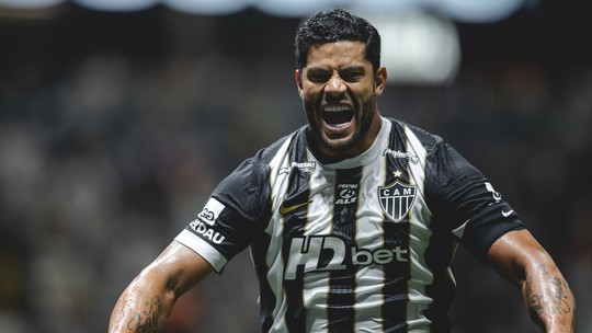 No Atlético-MG, Hulk lidera gols de falta no Brasil e tem vantagem quase três vezes maior do que o 2º colocado