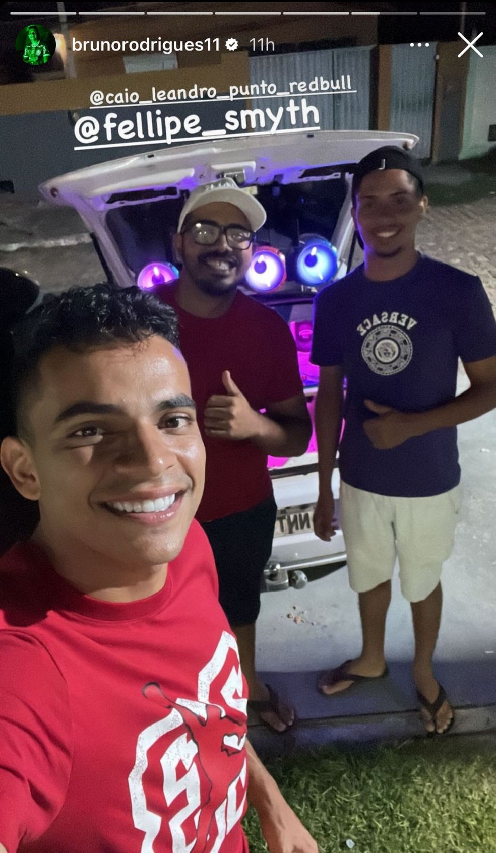 Bruno Rodrigues com o paredão no carro na noite de Natal — Foto: Reprodução
