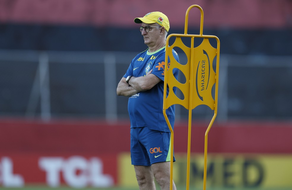 Dorival Júnior treino Salvador — Foto: Rafael Ribeiro/CBF