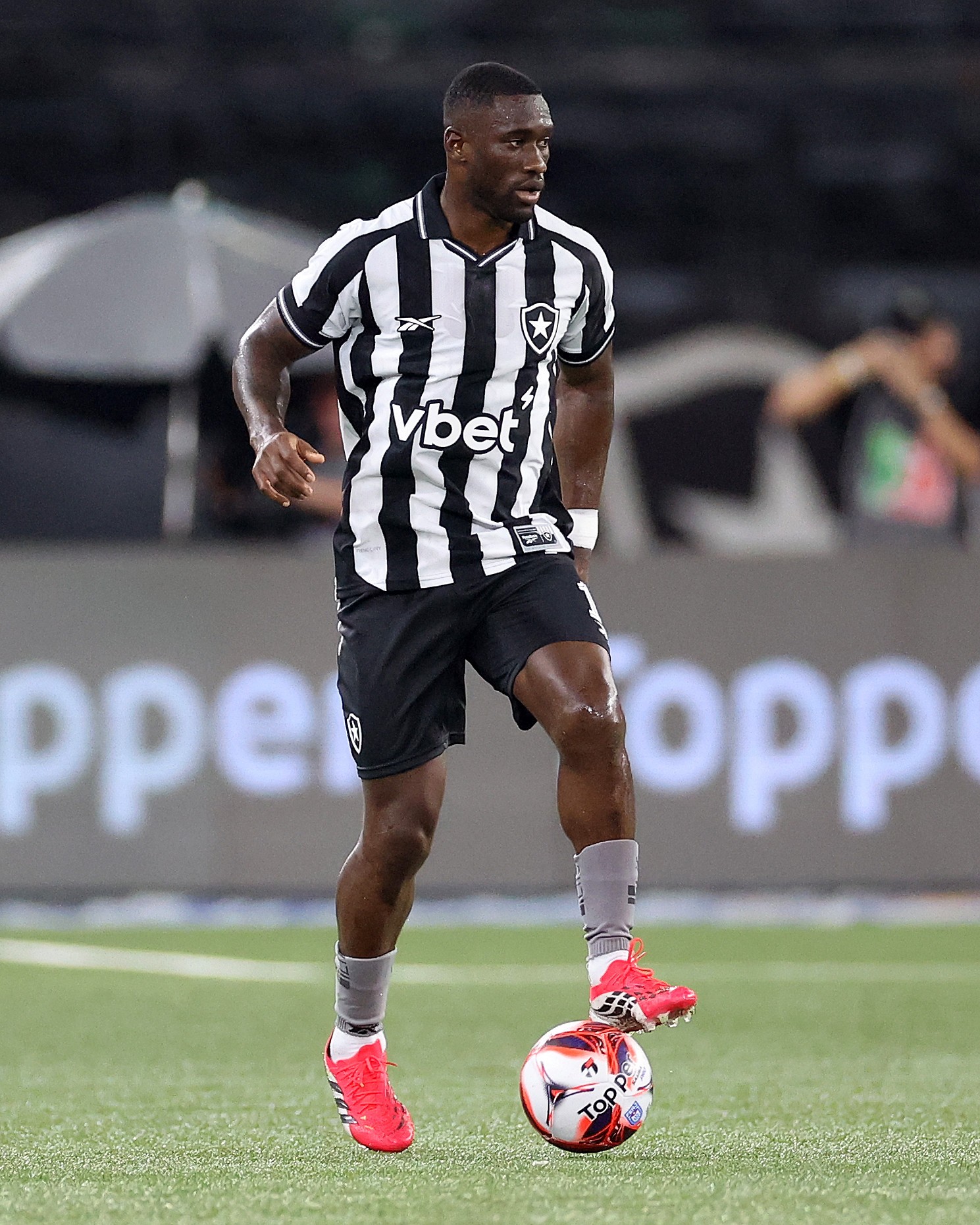 Botafogo divulga relacionados para enfrentar o São Paulo; Bastos continua fora