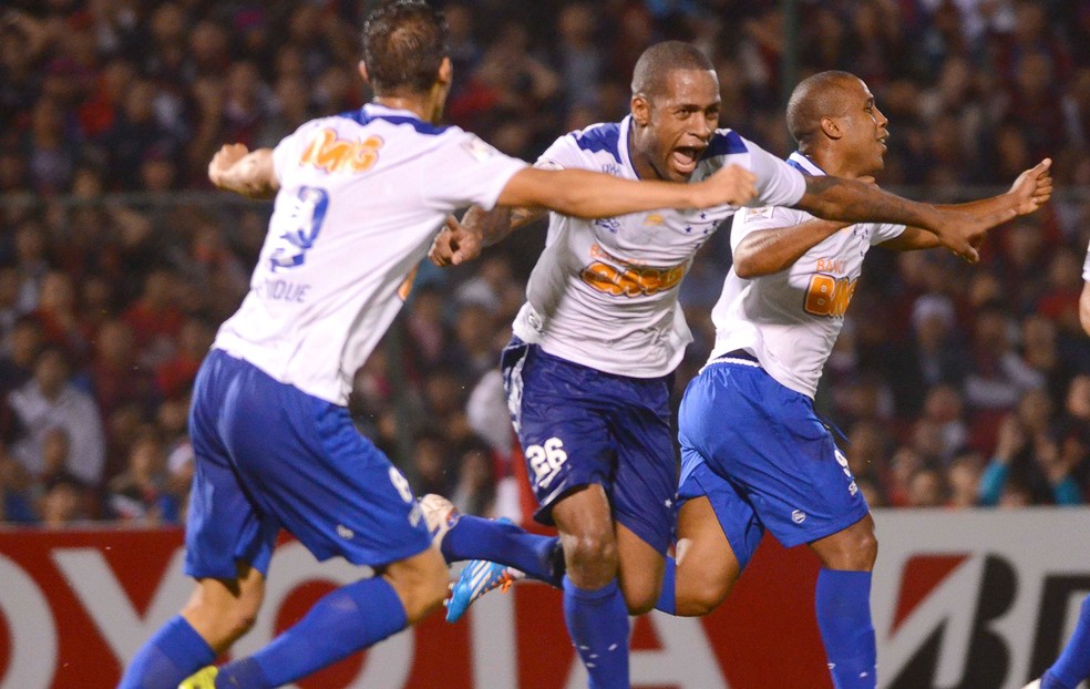 CERRO PORTEÑO X CRUZEIRO 2014 — Foto:  Carlos A.Juri/Light Press