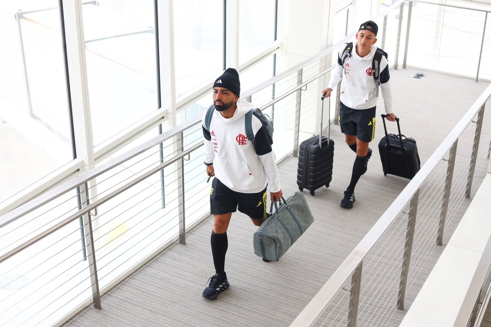 Gabigol, do Flamengo, chegando em Orlando para pré-temporada — Foto: Gilvan de Souza /CRF