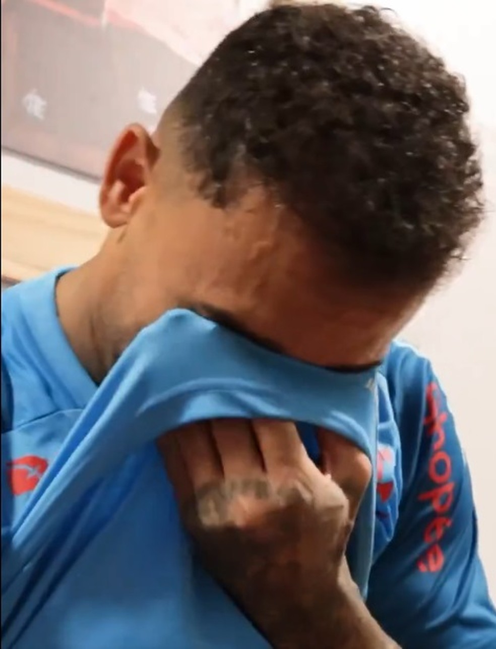 Danilo se emociona com mensagem do pai — Foto: Reprodução/Instagram