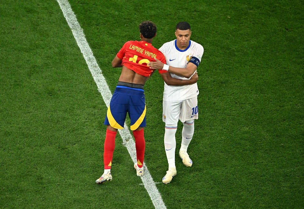 Lamine Yamal revelou que Mbappé pediu sua camisa depois de Espanha x França — Foto: Dan Mullan/Getty Images