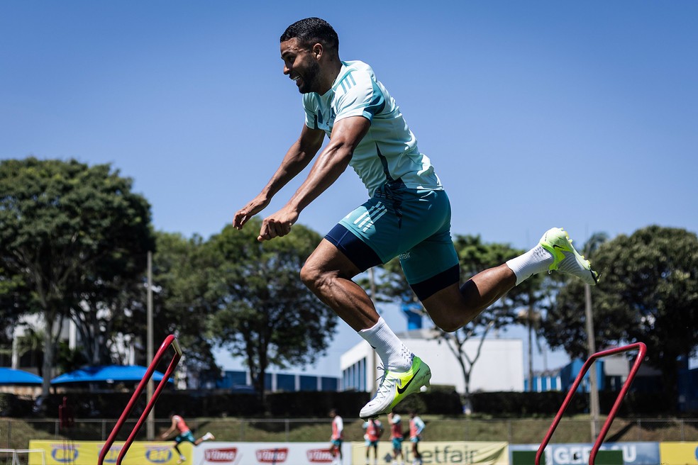 Wanderson durante treino do Cruzeiro