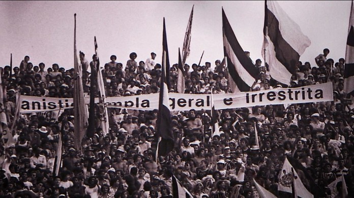 Partida entre Corinthians e Santos é marcada por insegurança em estádio