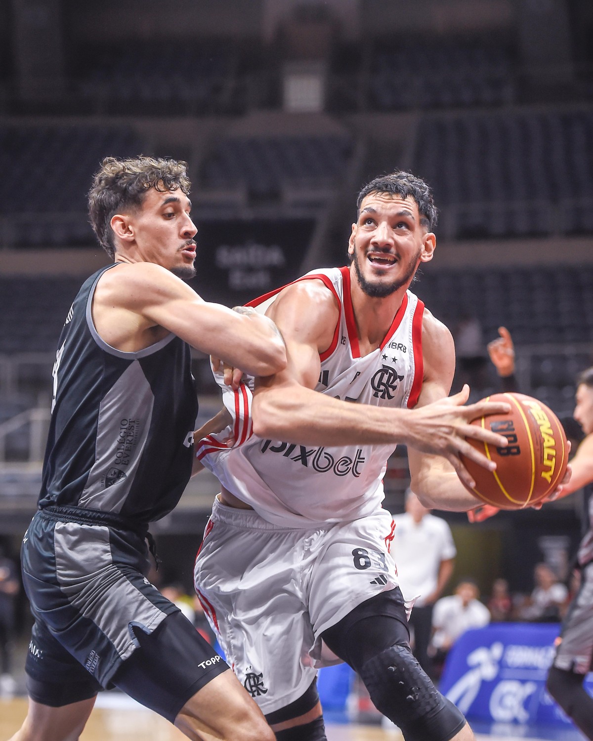 Flamengo amplia vantagem na vice-liderança do NBB com vitória sobre Brasília.