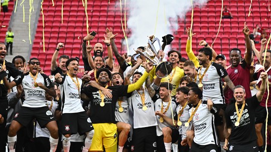 Análise: Corinthians se agiganta, supera virose e faz o improvável para ser campeão da Supercopa