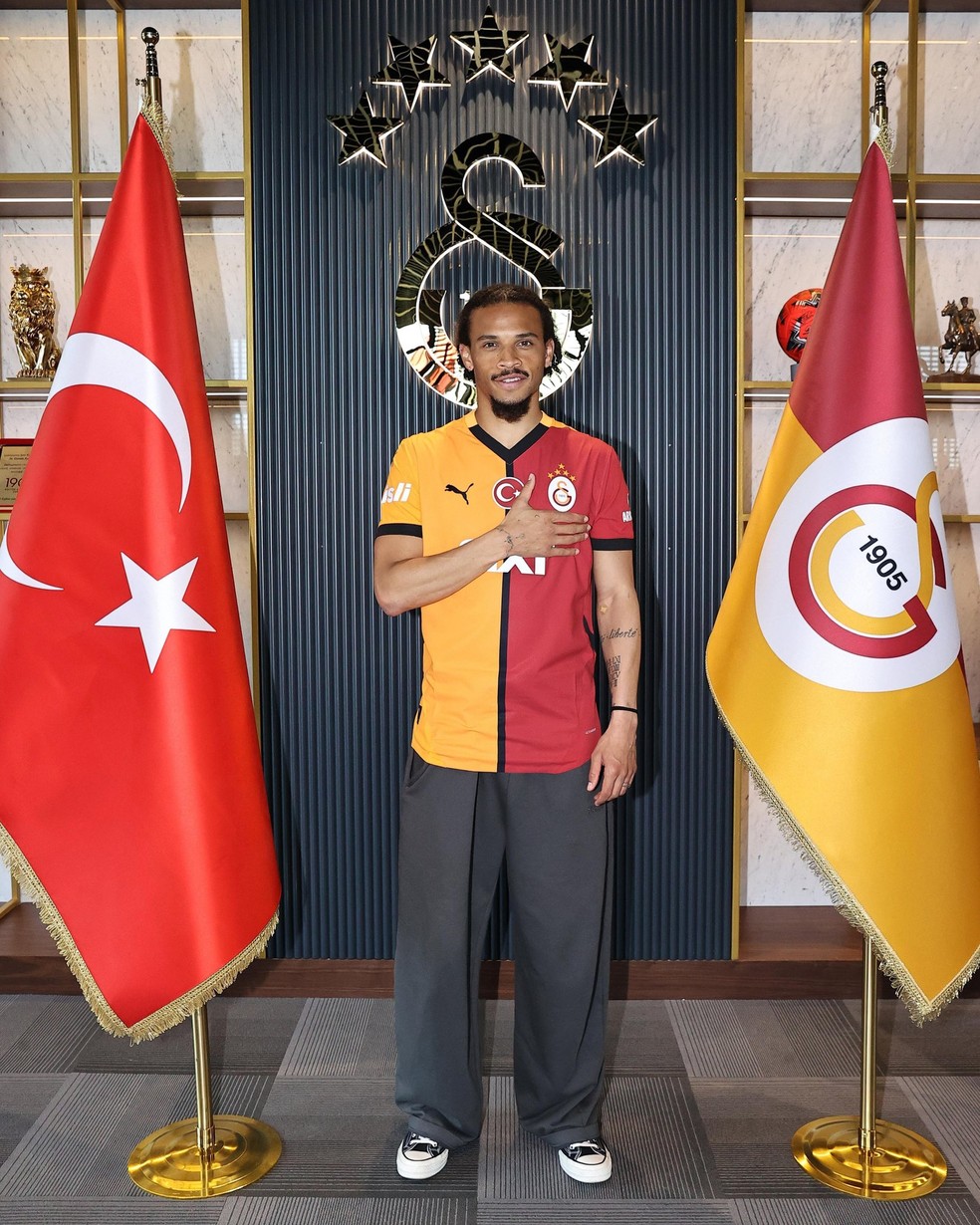 Galatasaray anuncia Leroy Sané por três temporadas — Foto: Divulgação / Galatasaray