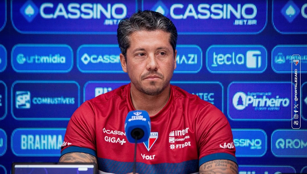 Após três expulsões, Carpini dispara contra 4º árbitro: "Desrespeitoso e soberbo"