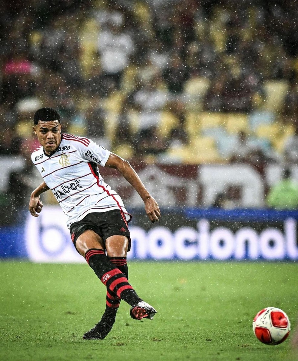 Igor Jesus em ação pelo Flamengo
