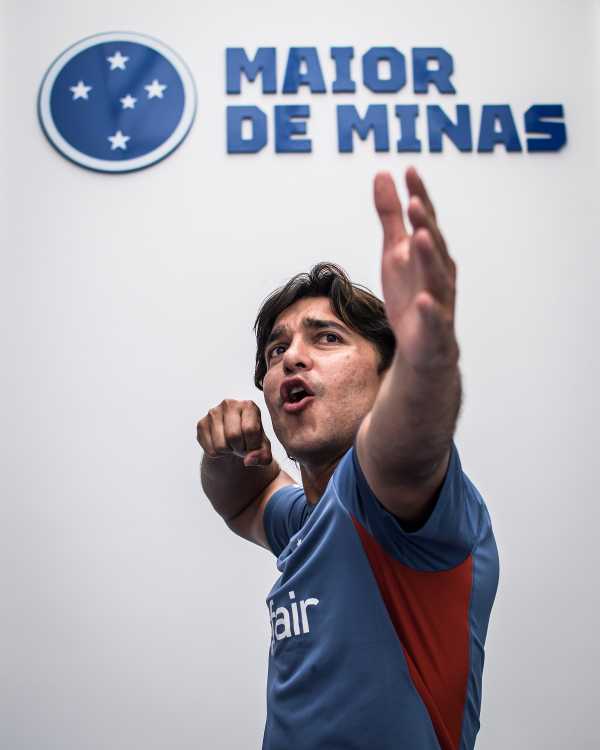 Moreno permanece fora do Cruzeiro devido a explicação de Larcamón sobre situação.