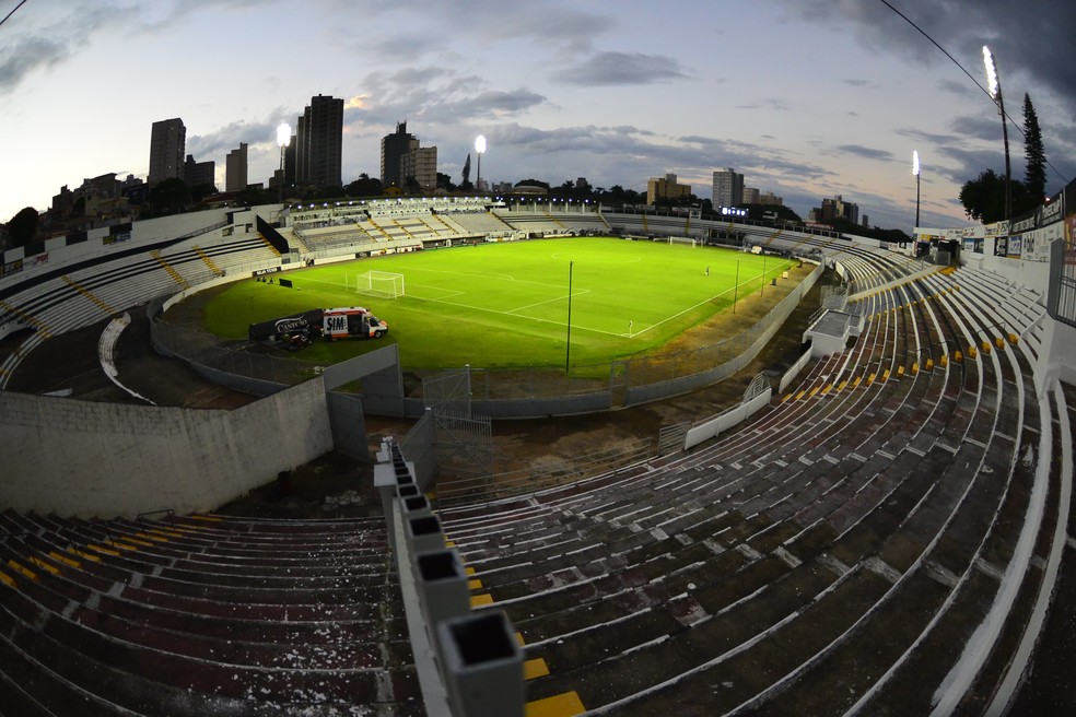 Moisés Lucarelli, estádio da Ponte Preta na Série C