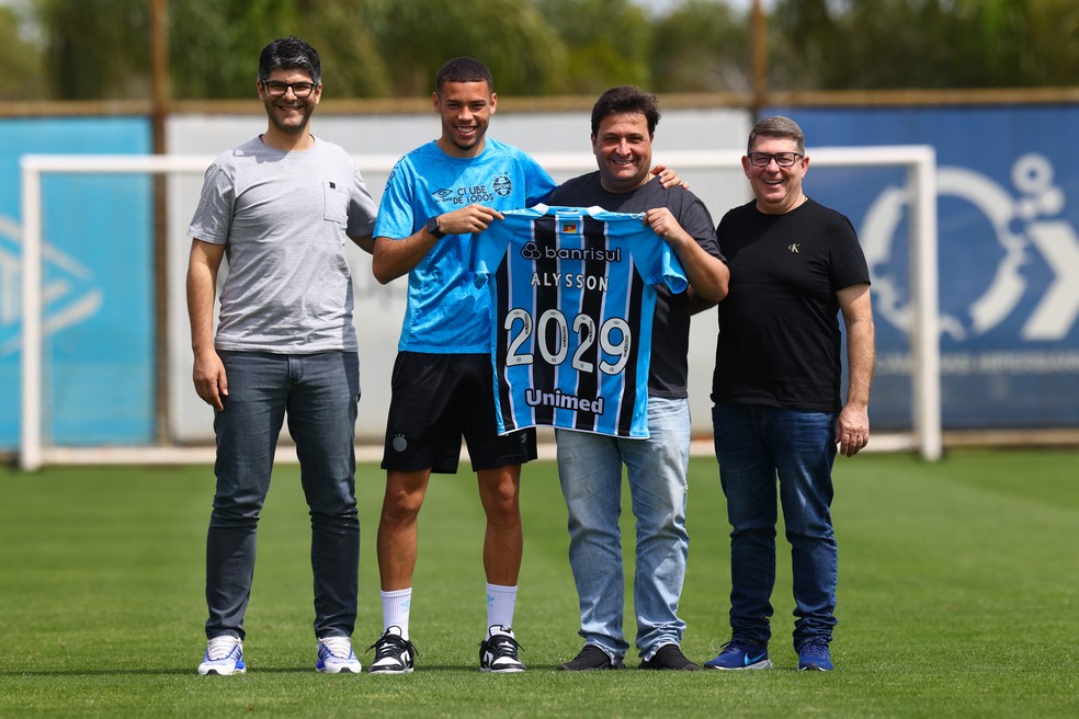 Alysson tem o contrato renovado até o final de 2029
