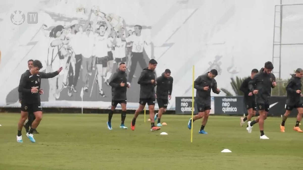 Em reta final da carreira, Fábio Santos está a um gol de igualar Wladimir no Corinthians