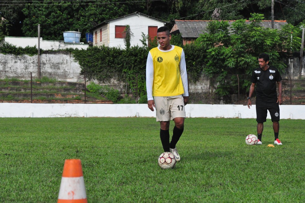 Irlan, volante do São Raimundo — Foto: Gustavo Campos/GloboEsporte.com
