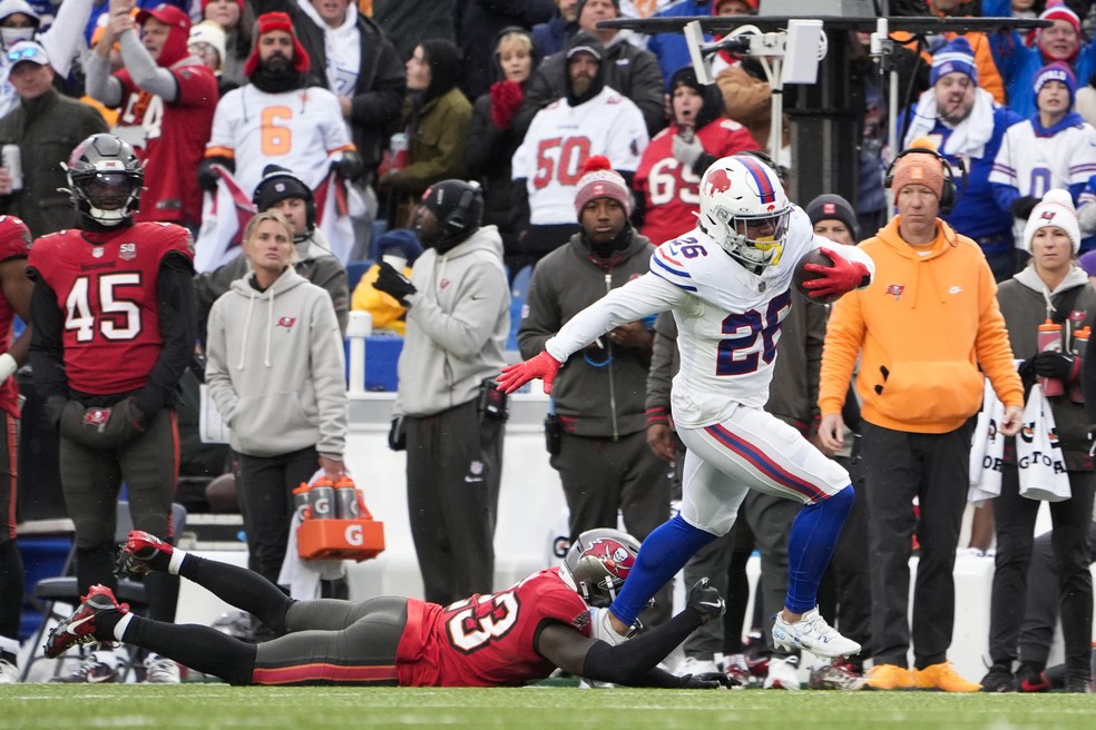 Josh Allen brilha e Bills vencem os Buccaneers na NFL | Ge