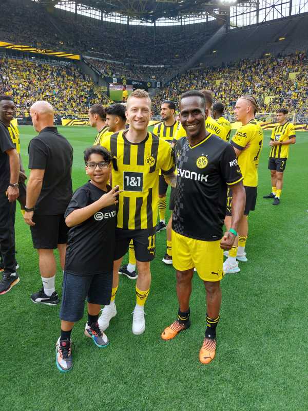 Ex-lateral mantém vínculo vitalício com Borussia e cachê para viagens globais