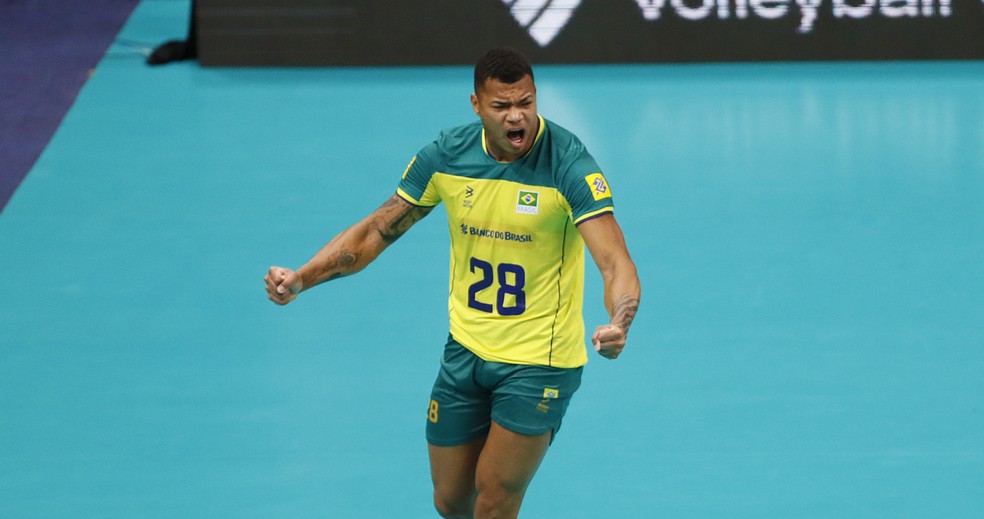 Com show de Darlan, Seleção Brasileira de Vôlei garante vitória no tie-break
