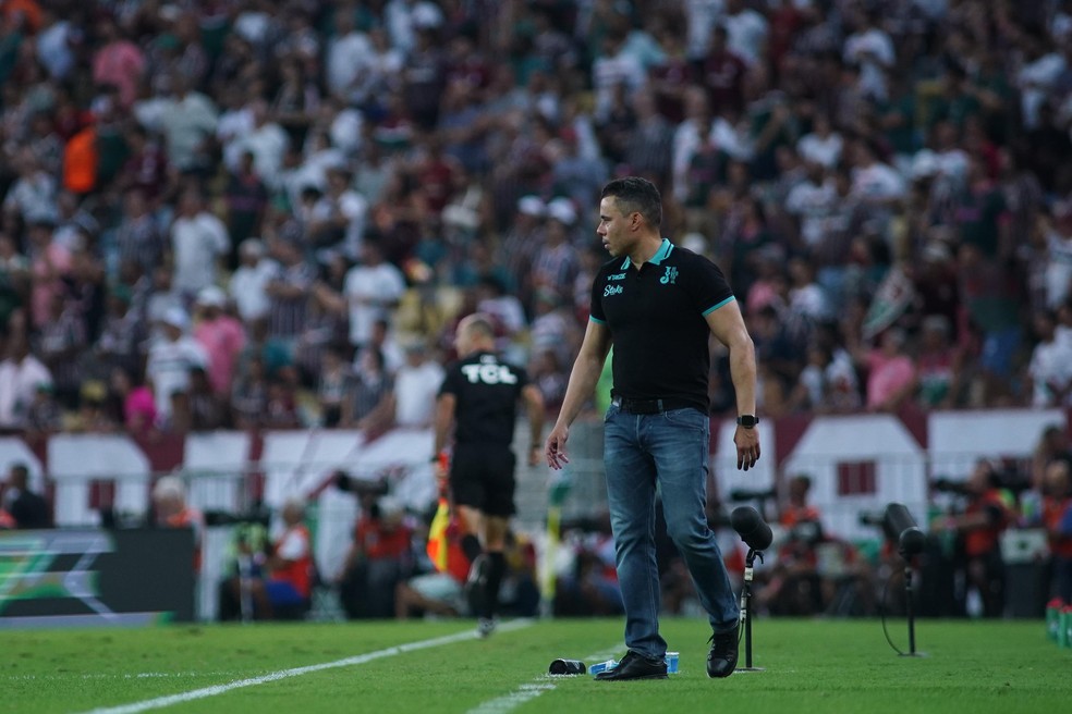 Jair Ventura, técnico do Juventude, na partida contra o Fluminense no Maracanã — Foto: Fernando Alves/E.C Juventude