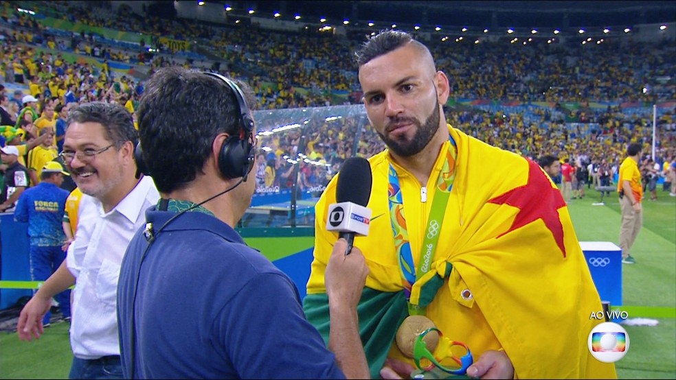 O acreano Weverton foi decisivo na conquista do primeiro ouro olímpico do futebol brasileiro — Foto: Reprodução/Rede Globo