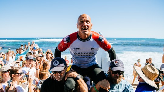 Kelly Slater, maior campeão da história, se despede da WSL e indica aposentadoria