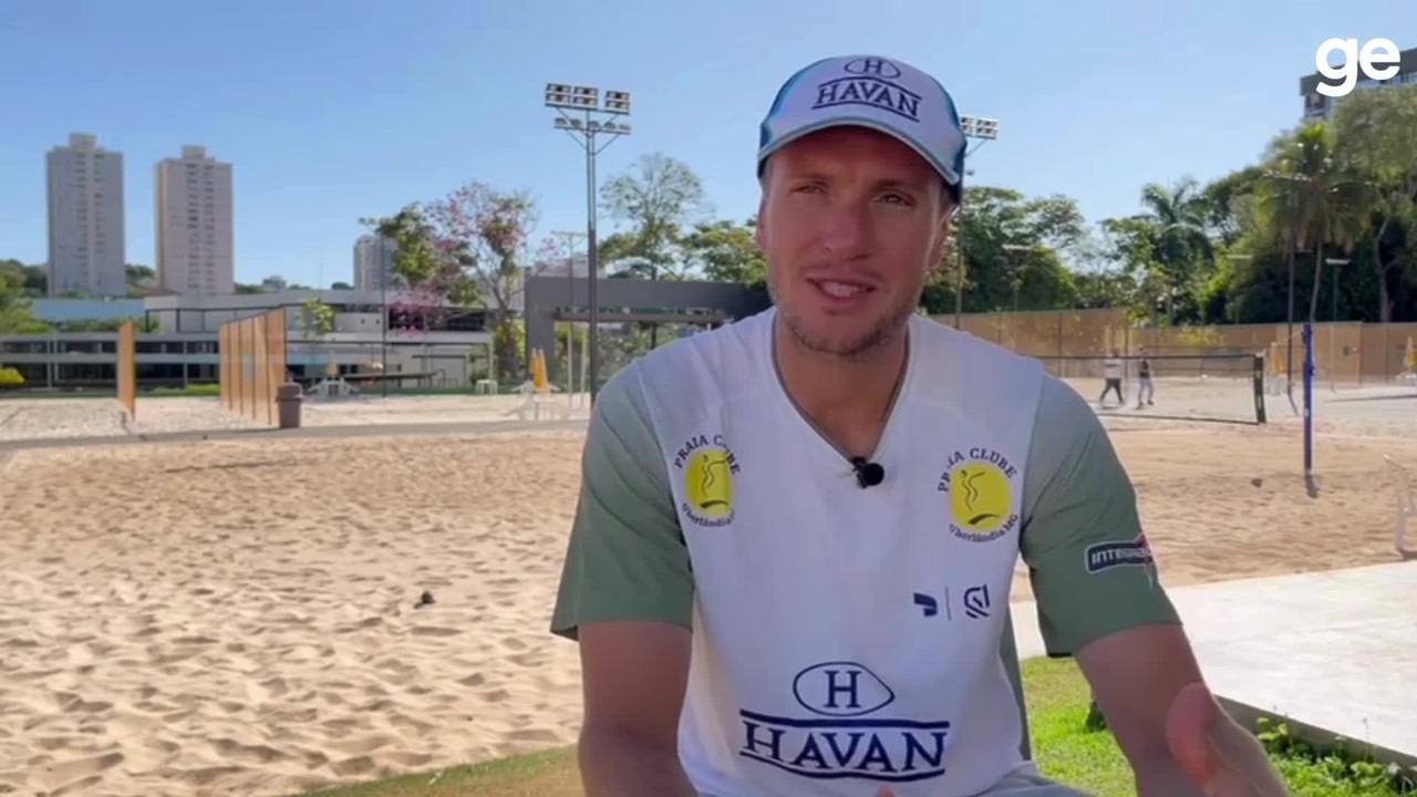 André Baran venceu 'quase depressão' para se tornar top 5 do mundo no beach tennis