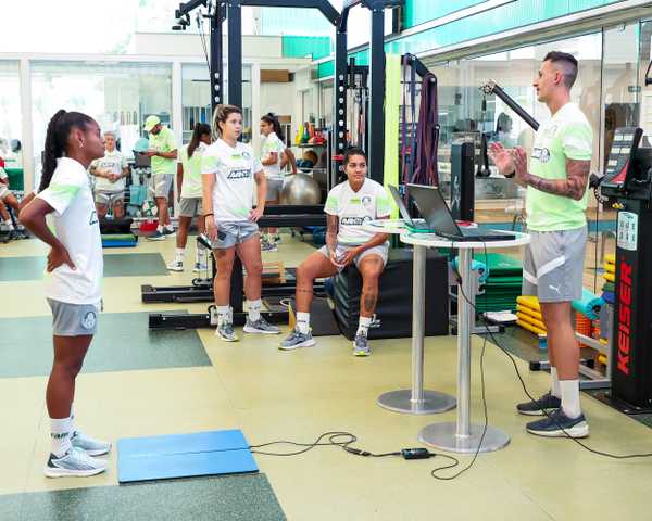 Palmeiras feminino se reapresenta com nova técnica e 12 reforços; Bia Zaneratto ainda negocia