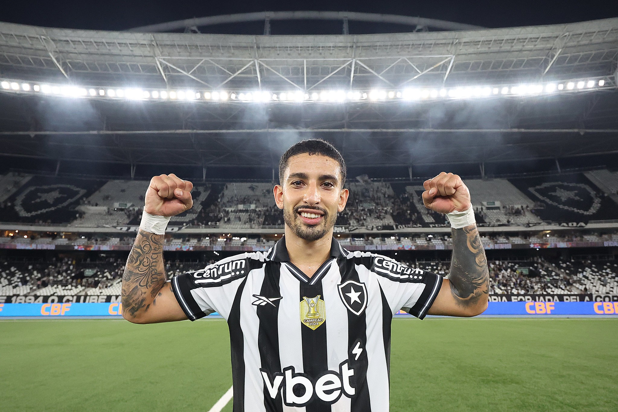 Santi Rodríguez valoriza momento no Botafogo e admite falta de confiança no início da temporada