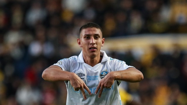 Monsalve comemora o gol do Grêmio contra o Criciúma