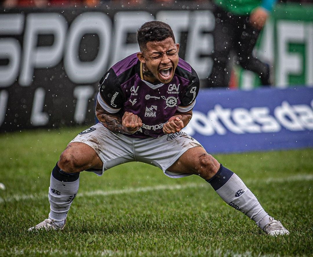 Ronald celebra bastante primeiro gol pelo Remo após grave lesão: 