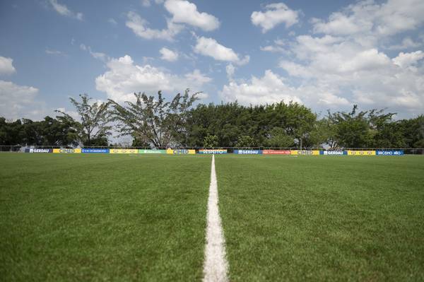 Cruzeiro decide instalar sub-20 na Toca da Raposa 2 e retira time feminino.
