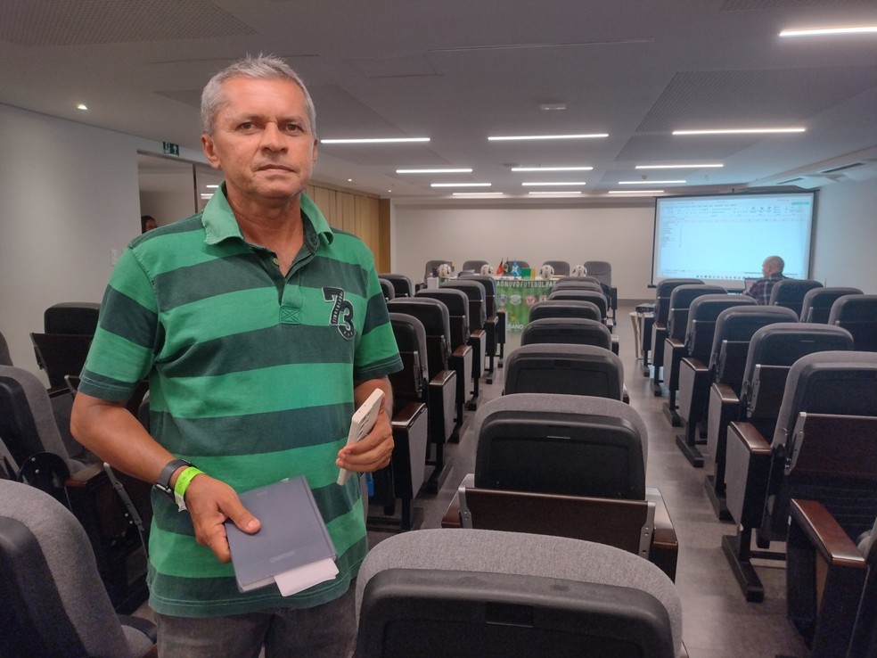 Marcos Nascimento é coordenador das categorias de base do Nacional de Patos — Foto: Expedito Madruga / ge