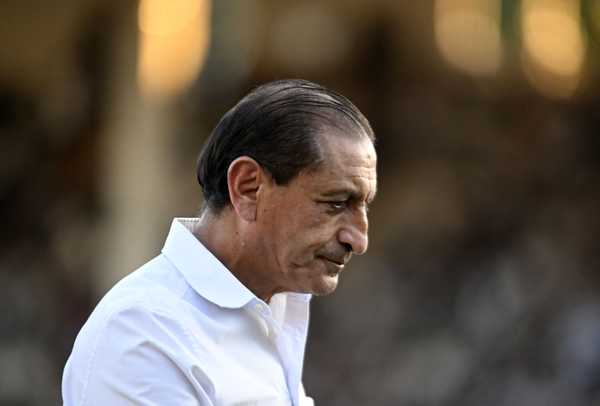 Interino se despede e deixa missão de aliviar situação do Corinthians para Ramón Díaz