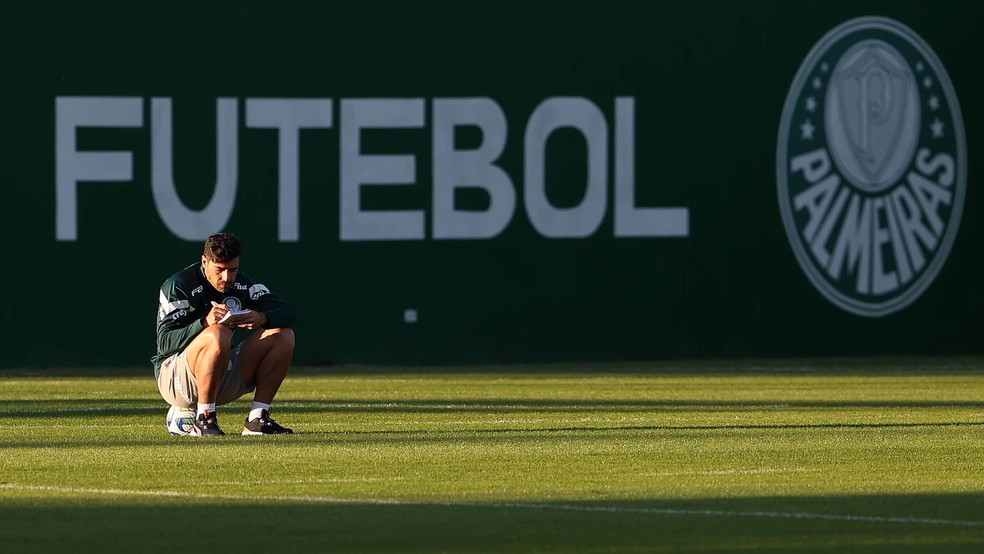 Técnico Abel Ferreira durante treino do Palmeiras — Foto: Cesar Greco