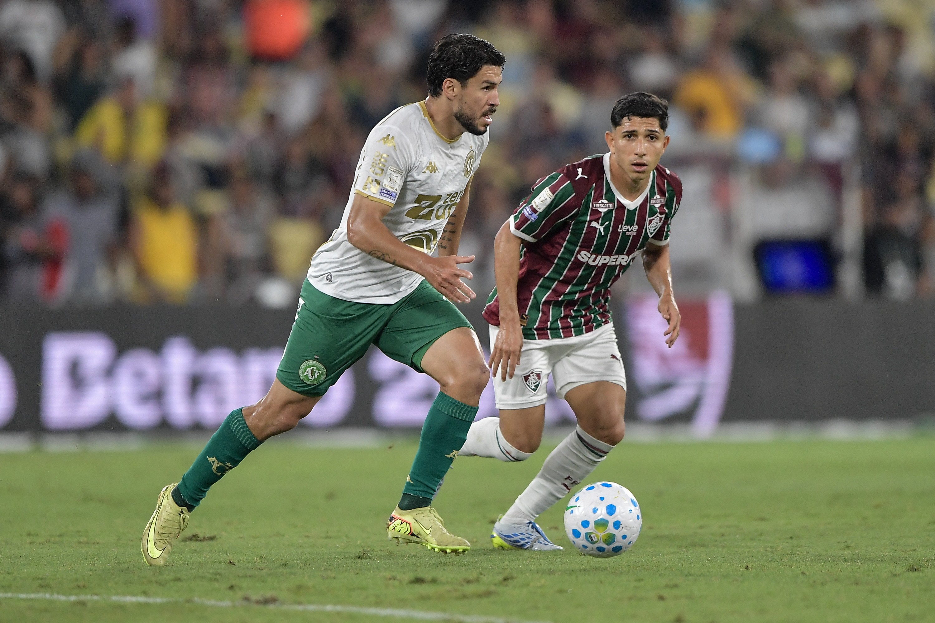 Atuações da Chapecoense: Anderson evita goleada e Ênio faz golaço; dê suas notas