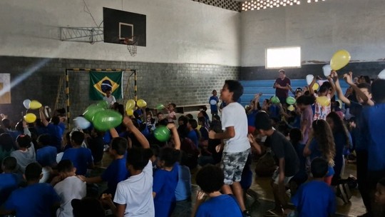 Escolasaque mínimo bet365 pixque Luiz Maurício estudou paralisa aulas e monta telãosaque mínimo bet365 pixquadra para alunos assistirem a final olímpica; VÍDEO