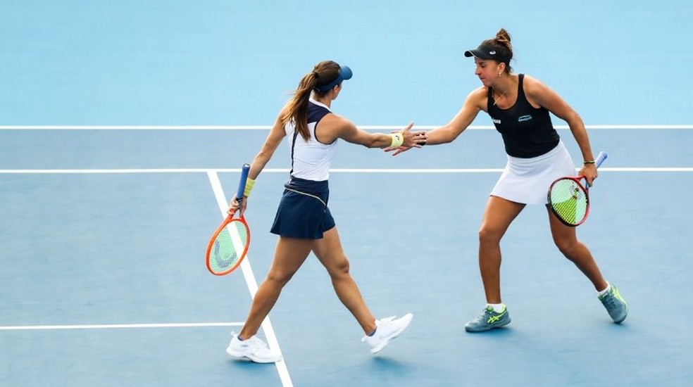 Luisa Stefani e Ingrid Martins na semifinal do Aberto da China