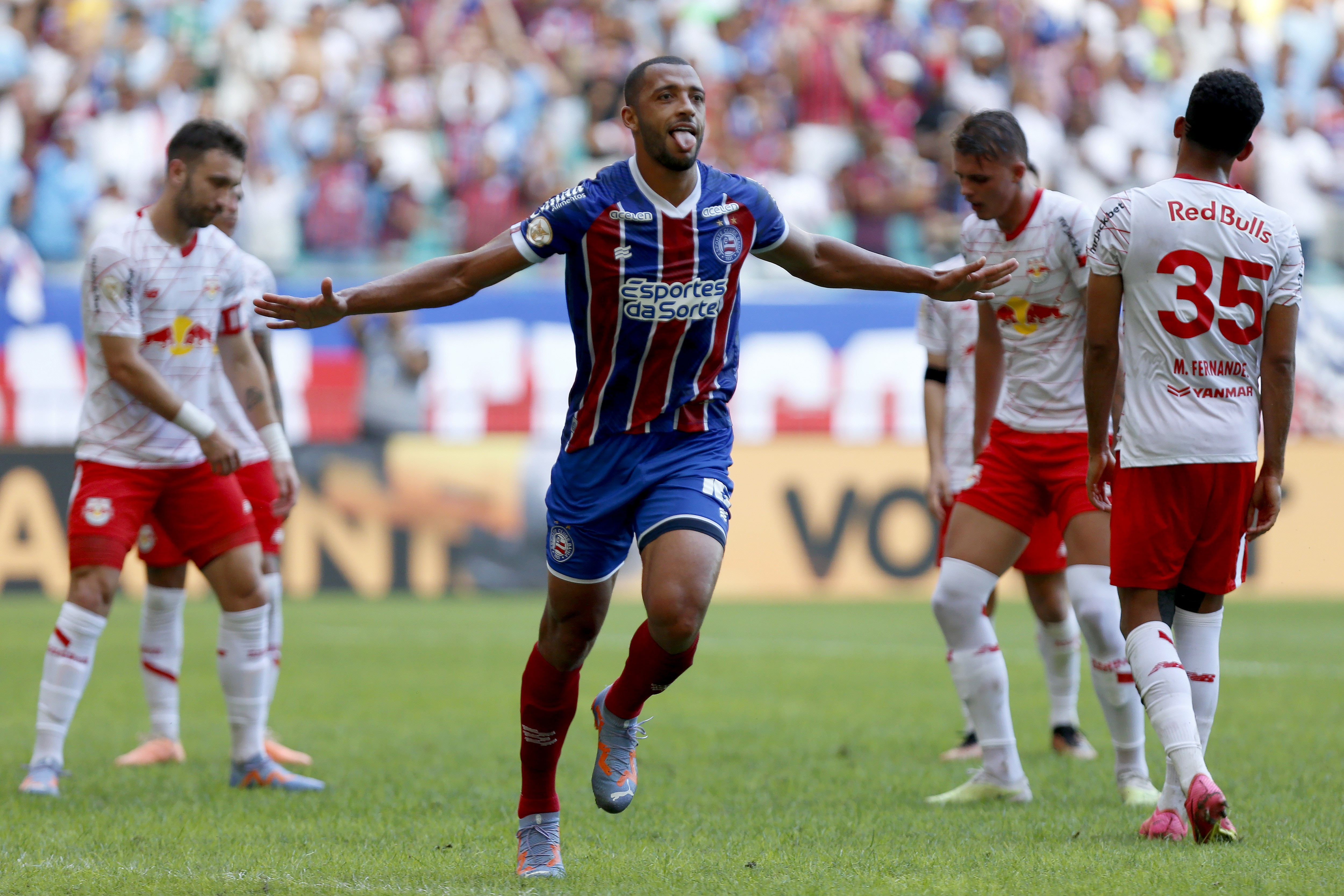 Bahia negocia empréstimo de Vitor Hugo ao Atlético-MG