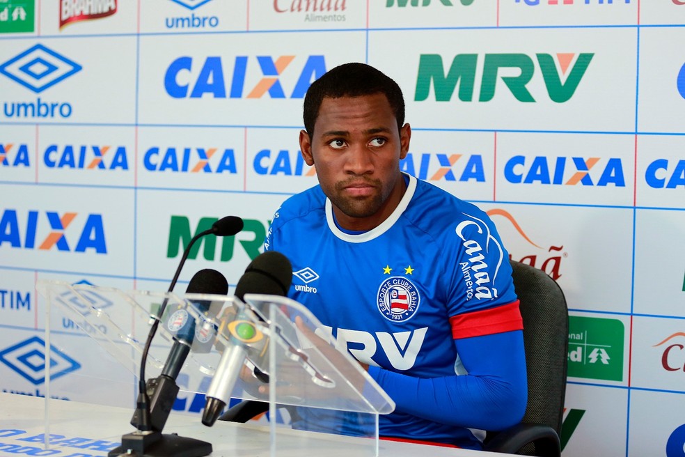 Bahia negocia empréstimo do lateral-direito Tinga para o Juventude |  futebol | ge