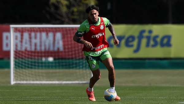 Defesa do Palmeiras preocupa: equipe busca resgatar identidade defensiva do trabalho de Abel.