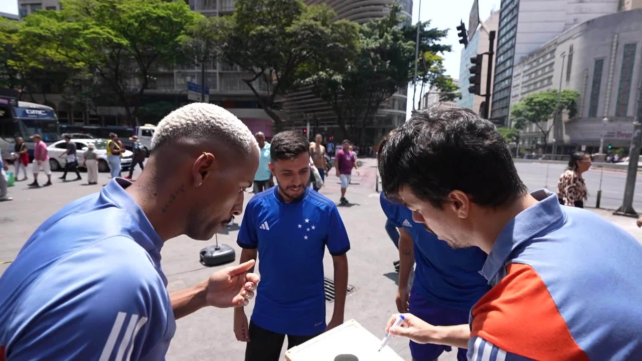 Parece ou não? GE promove teste com sósias do Cruzeiro no centroaposta ganha libertadoresBH