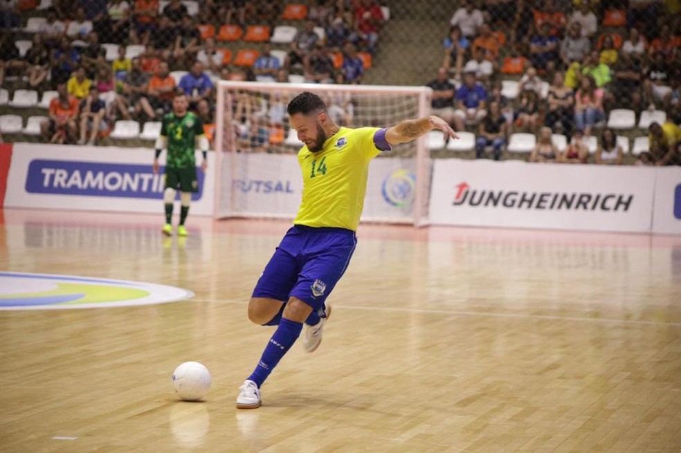 Rodrigo Capita em ação pela seleção brasileira
