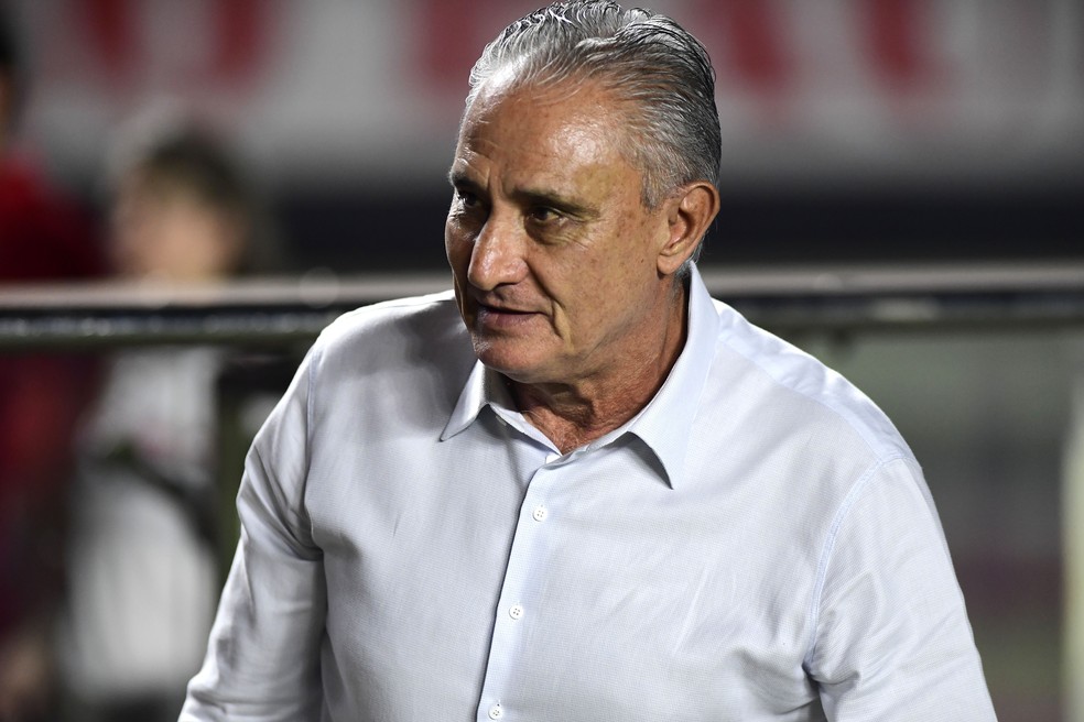 Tite, t�cnico do Flamengo no Morumbis � Foto: Marcos Ribolli