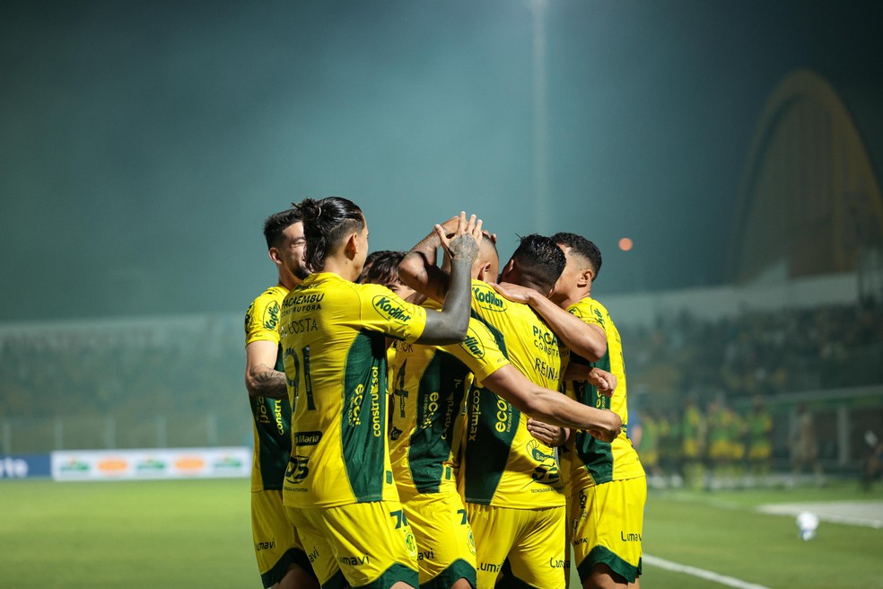 Jogadores do Mirassol comemoram gol contra o Bahia — Foto: JP Pinheiro/Agencia Mirassol