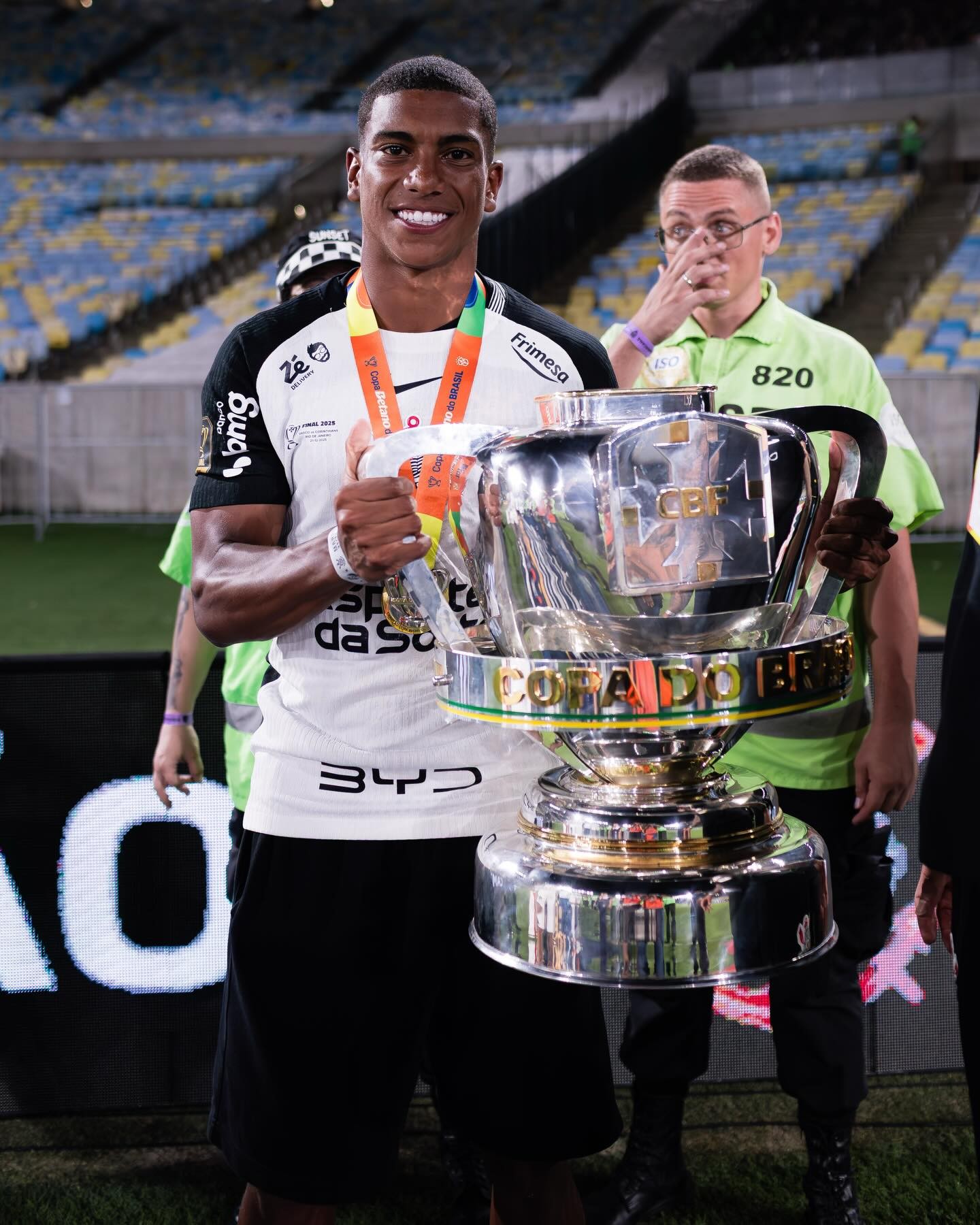 Jovem lateral do Corinthians foi ao Rio de ônibus e pediu ingressos | Ge