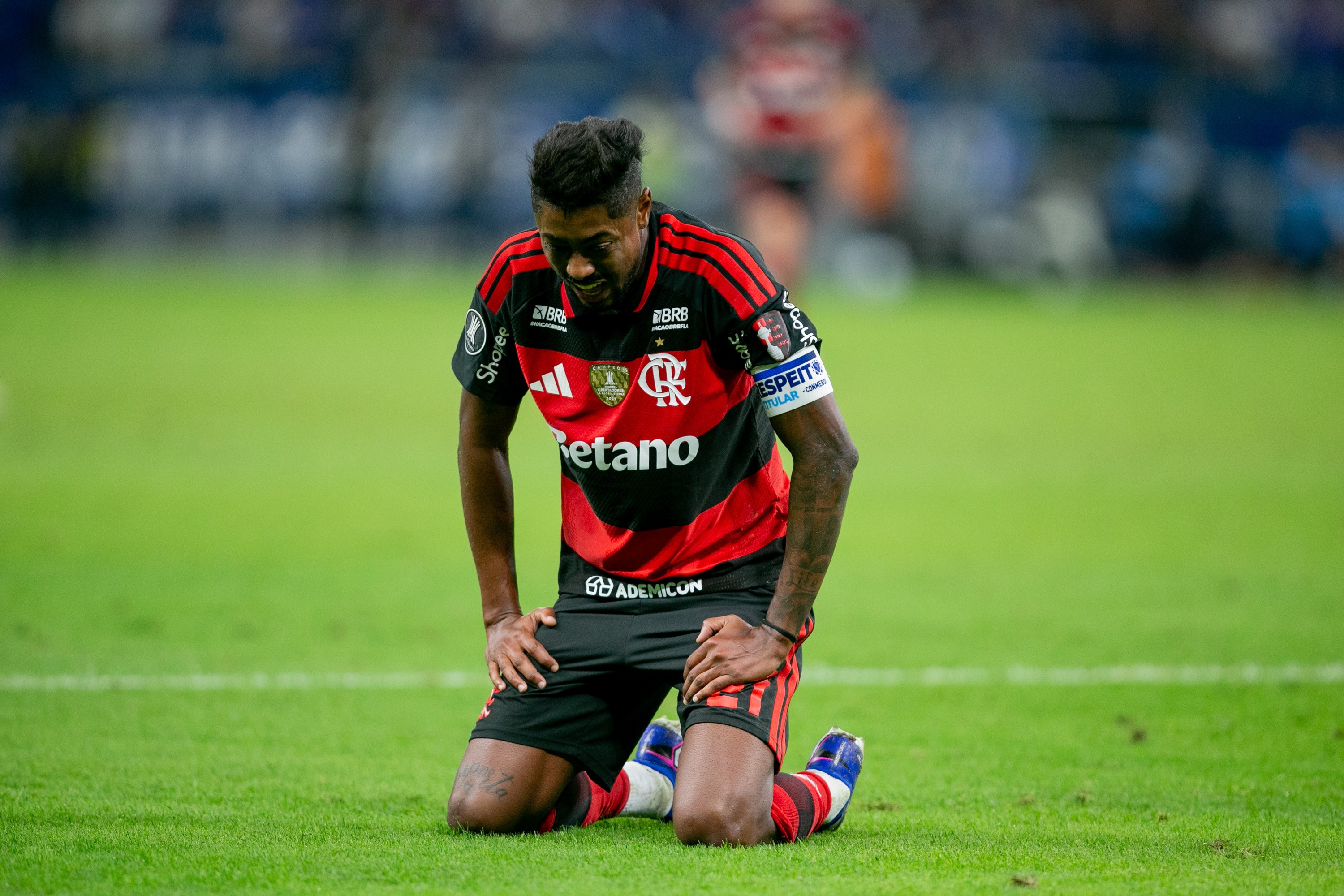 Bruno Henrique é dúvida para a partida decisiva da Libertadores devido a dores persistentes