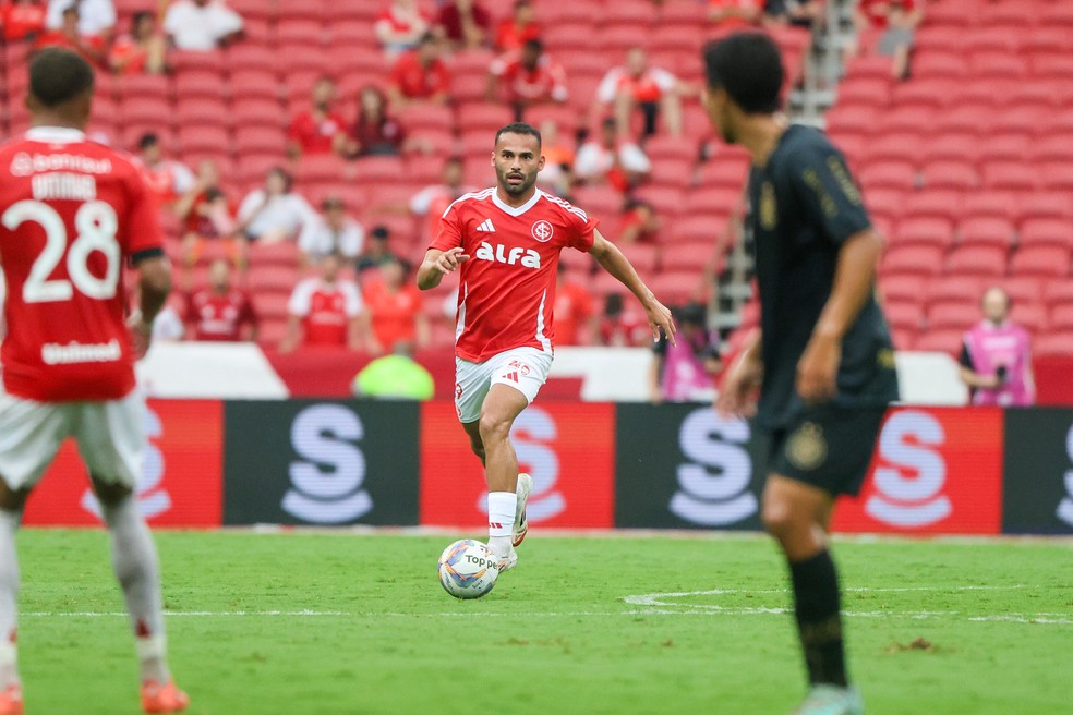 Thiago Maia em jogo pelo Inter — Foto: Ricardo Duarte/Divulgação/Internacional