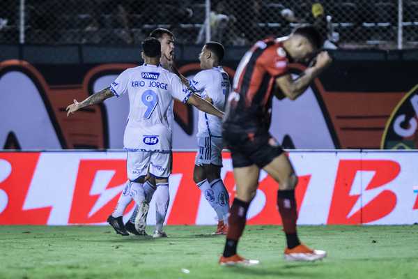 Atuações do Cruzeiro: Destaques para Cássio e Dinenno em jogo sem brilho